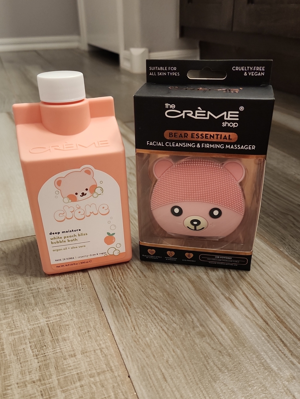 NWT The Crème Shop Bear Pink Facial Cleaning & Peach Bliss Bubble Bath